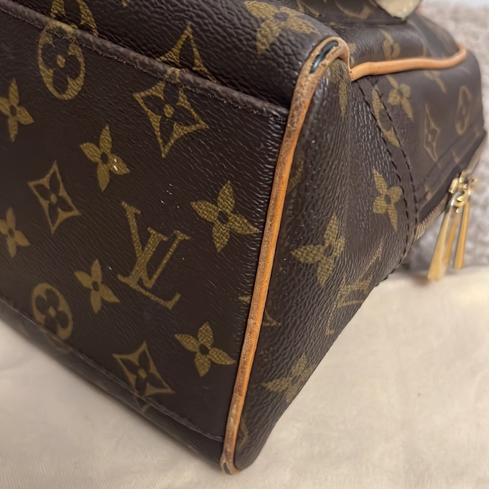 SOLD ✨✨Authentic Louis Vuitton Manhattan - Picture 9 of 15